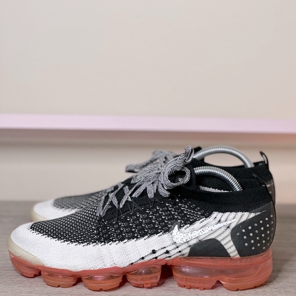 Nike Air VaporMax Flyknit Womens Size 9.5 - Picture 1 of 5